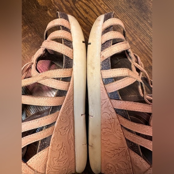 OTBT Nomadic Leather Hickory Women’s Sandals Size 9.5 - Picture 3 of 10